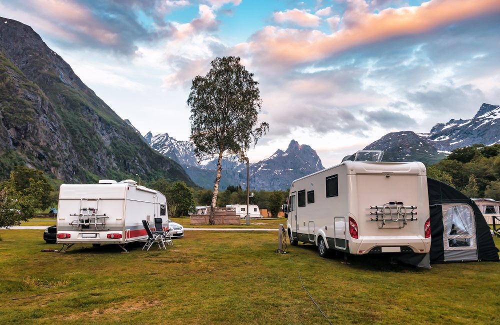 What is the essential checklist for packing your fully equipped campervan for a road trip?